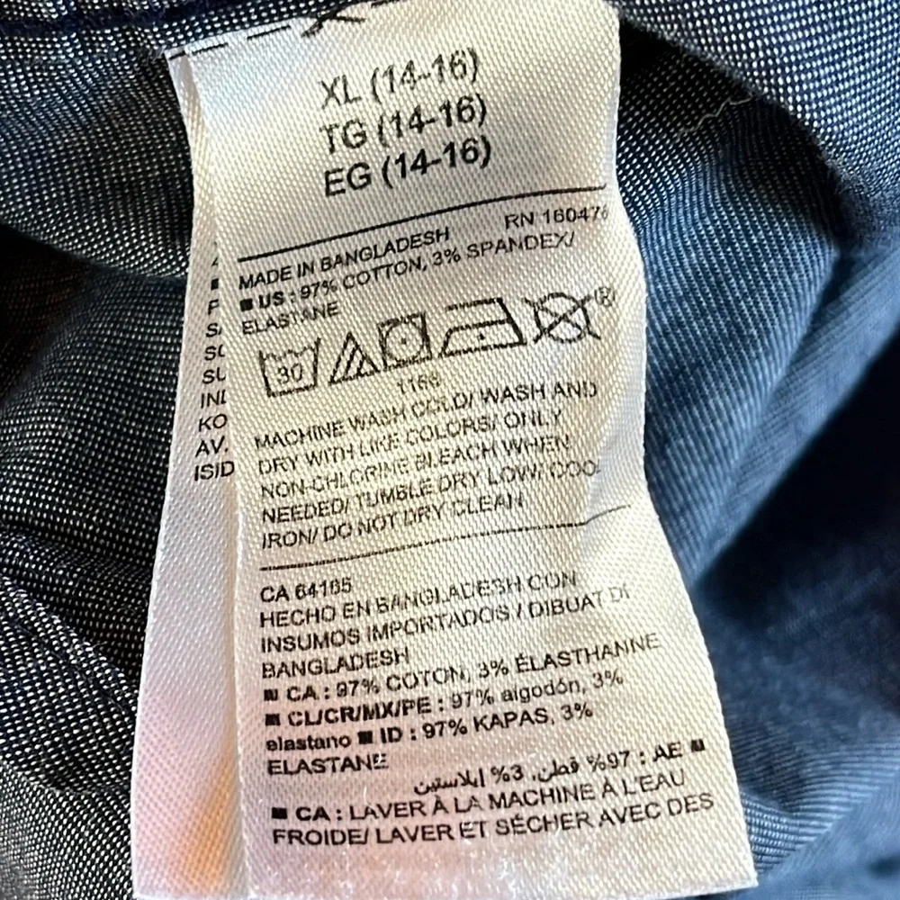 Old Navy | Boy’s Button-down Shirt Blue Chambray sz XL